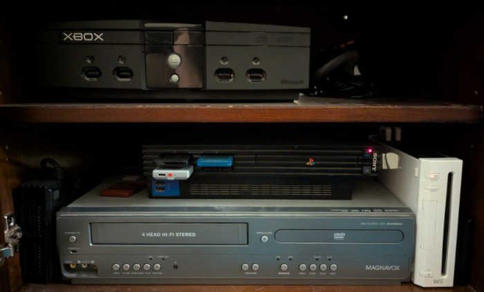 The old tech and games consoles listed below: